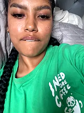 Snapshot of miiabrown18 chatting on 11.16.25 miiabrown18 online show from 11.16.25