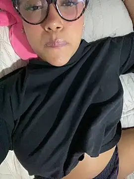 Snapshot of miiabrown18 chatting on 11.22.25 miiabrown18 online show from 11.22.25