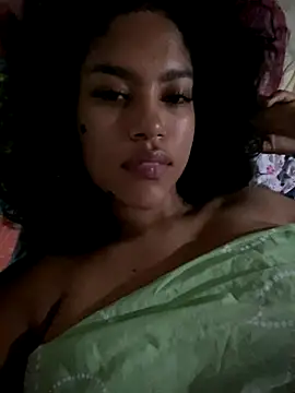 Snapshot of miiabrown18 chatting on 11.23.25 miiabrown18 online show from 11.23.25