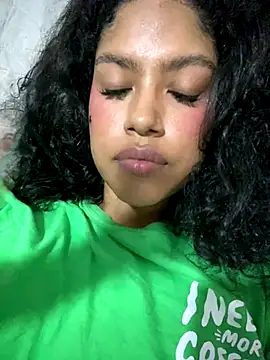 Snapshot of miiabrown18 chatting on 11.23.25 miiabrown18 online show from 11.23.25