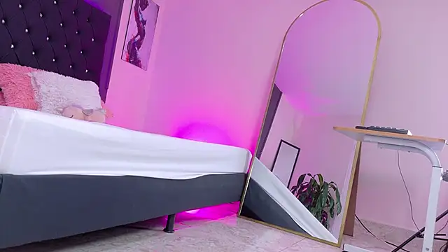 Kataaleya  12 online show from 01.17.26