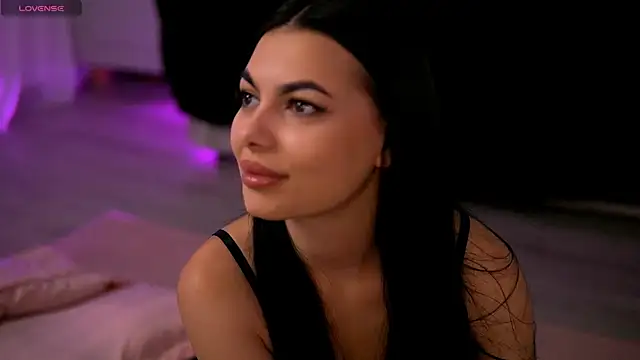 Snapshot of SierraVyx chatting on 10.18.25 SierraVyx online show from 10.18.25