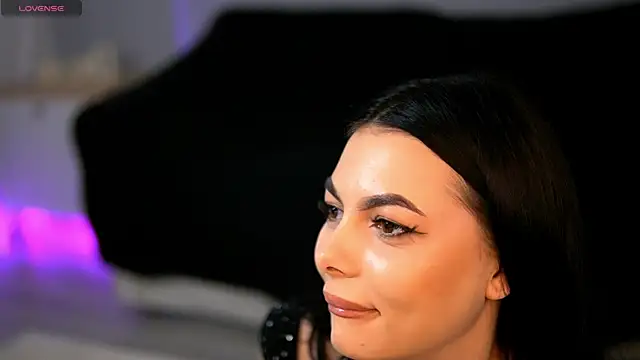 Snapshot of SierraVyx chatting on 10.21.25 SierraVyx online show from 10.21.25