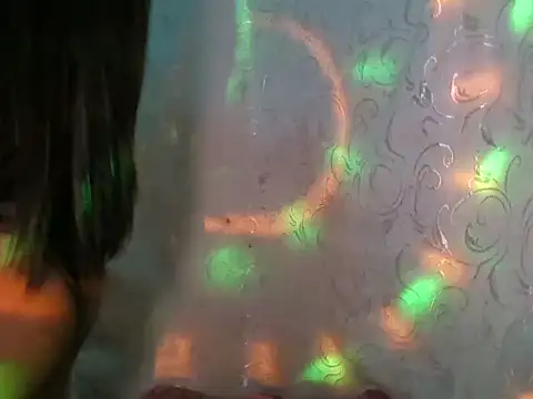 Snapshot of Kim25xxxx chatting on 11.30.25 Kim25xxxx online show from 11.30.25