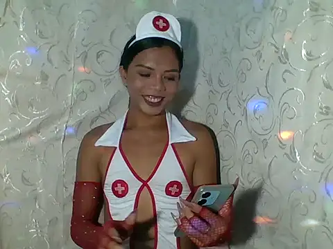 Snapshot of Kim25xxxx chatting on 12.22.25 Kim25xxxx online show from 12.22.25