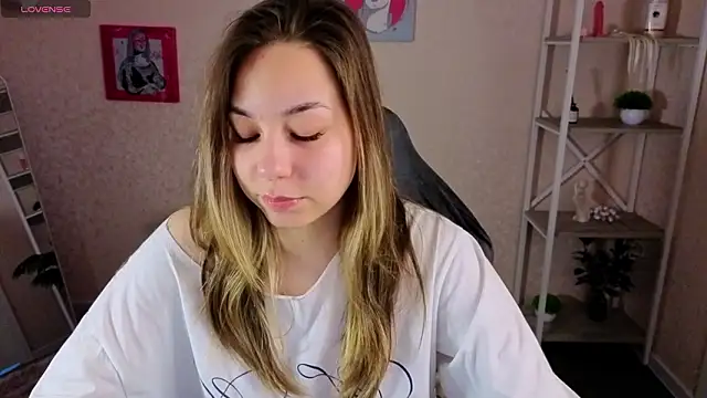 Al1ice Moures online show from 03.10.26