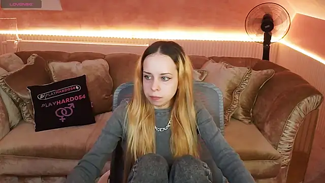 Luchi Sun online show from 11.10.25