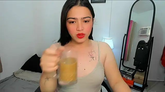 Snapshot of BubbbleButtDemi chatting on 10.01.25 BubbbleButtDemi online show from 10.01.25