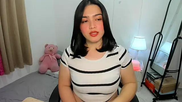 Snapshot of BubbbleButtDemi chatting on 10.11.25 BubbbleButtDemi online show from 10.11.25