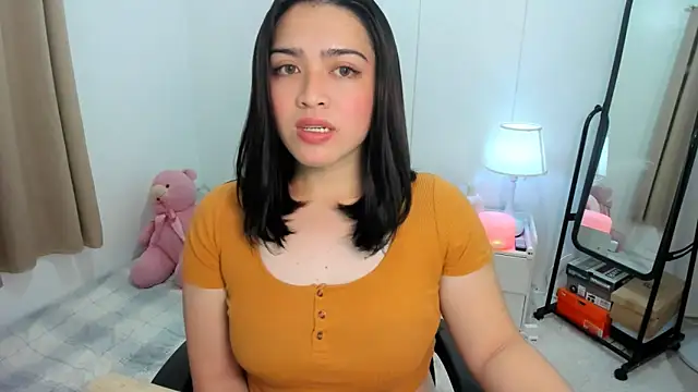 Snapshot of BubbbleButtDemi chatting on 11.08.25 BubbbleButtDemi online show from 11.08.25