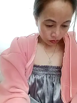 Snapshot of suka-bae chatting on 10.21.25 suka-bae online show from 10.21.25