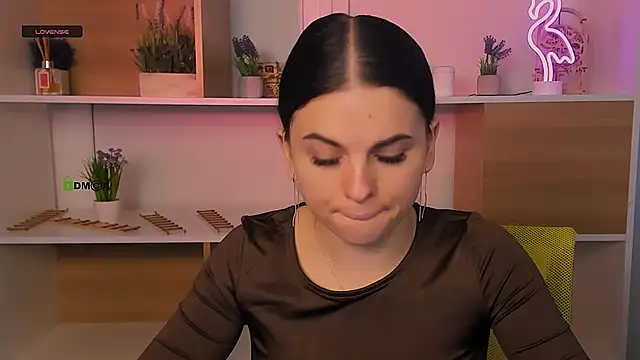 Snapshot of nicole_muah chatting on 12.01.25 nicole muah online show from 12.01.25