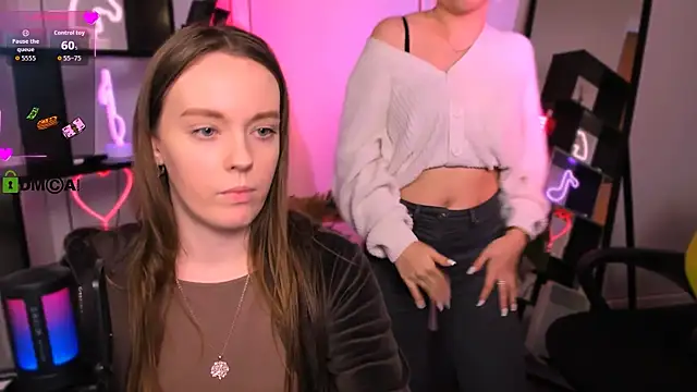 Snapshot of nicole_muah chatting on 12.14.25 nicole muah online show from 12.14.25