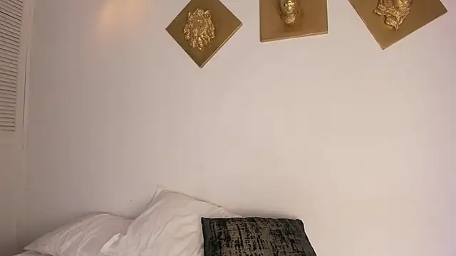 CharlottePetitte online show from 12.02.25