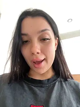 kiss Lissa online show from 10.04.25