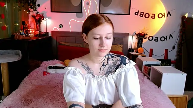 Snapshot of Ayla_Hicks chatting on 06.30.26 Ayla Hicks online show from 06.30.26