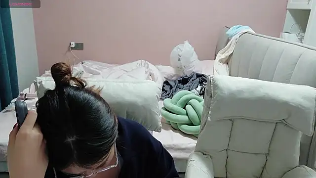 Snapshot of redrose520 chatting on 11.01.25 redrose520 online show from 11.01.25