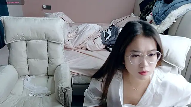 Snapshot of redrose520 chatting on 11.02.25 redrose520 online show from 11.02.25