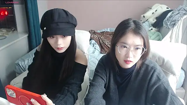 Snapshot of redrose520 chatting on 11.09.25 redrose520 online show from 11.09.25