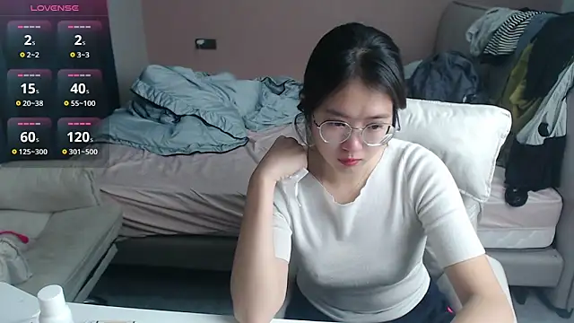 Snapshot of redrose520 chatting on 11.16.25 redrose520 online show from 11.16.25