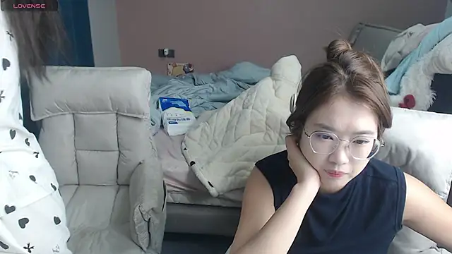 Snapshot of redrose520 chatting on 12.02.25 redrose520 online show from 12.02.25