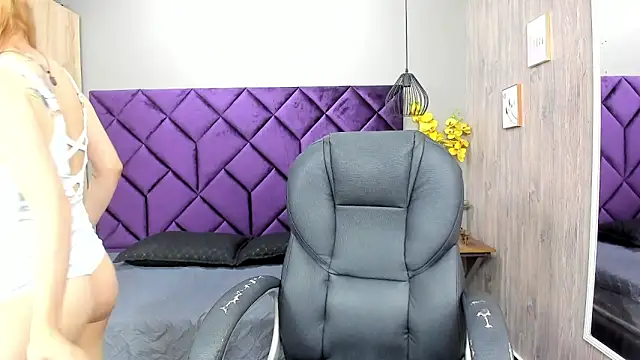 ChloeCampbell03 online show from 12.02.25