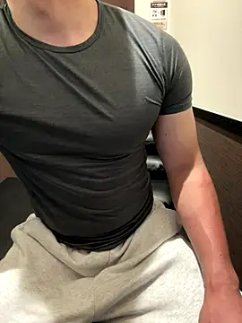 Snapshot of Riku_999 chatting on 10.04.25 Riku 999 online show from 10.04.25