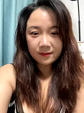 Snapshot of Momo-9988 chatting on 10.25.25 Momo-9988 online show from 10.25.25