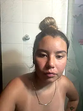 Snapshot of Violettt_hot chatting on 10.05.25 Violettt hot online show from 10.05.25