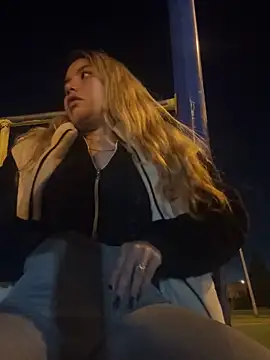 Snapshot of Violettt_hot chatting on 10.16.25 Violettt hot online show from 10.16.25