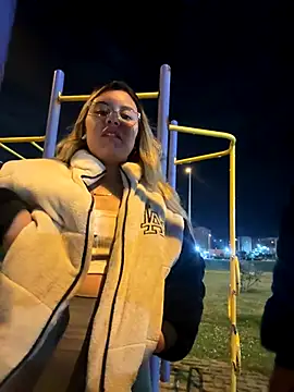 Snapshot of Violettt_hot chatting on 10.22.25 Violettt hot online show from 10.22.25