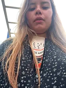 Snapshot of Violettt_hot chatting on 10.31.25 Violettt hot online show from 10.31.25