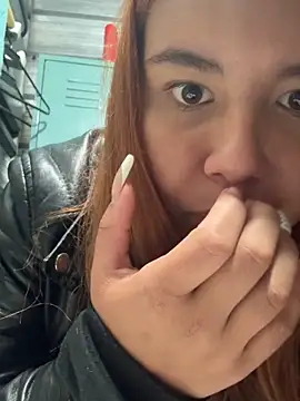 Snapshot of Violettt_hot chatting on 12.16.25 Violettt hot online show from 12.16.25