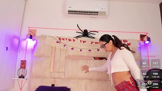 Snapshot of emily__walker chatting on 10.23.25 emily walker online show from 10.23.25