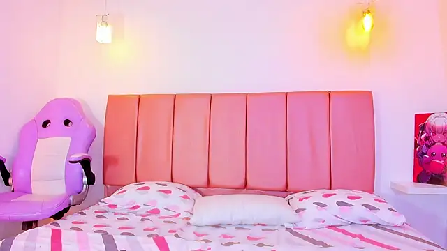 Snapshot of emily__walker chatting on 01.12.26 emily walker online show from 01.12.26