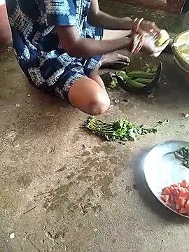 Snapshot of ARTIR1 chatting on 10.18.25 ARTIR1 online show from 10.18.25