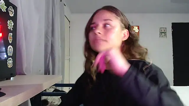 Snapshot of LittleCheerry69 chatting on 02.13.26 LittleCheerry69 online show from 02.13.26