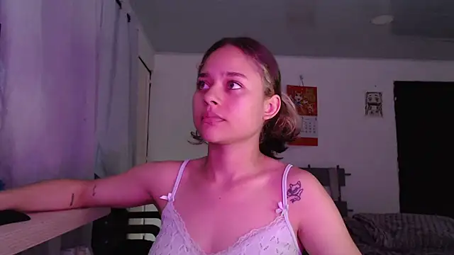 Snapshot of LittleCheerry69 chatting on 02.28.26 LittleCheerry69 online show from 02.28.26