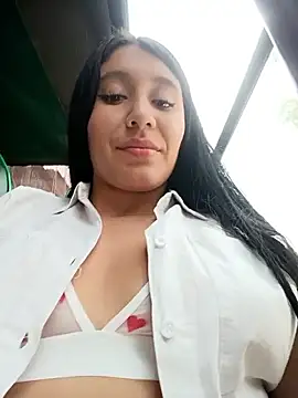 Snapshot of __Antonella chatting on 10.17.25   Antonella online show from 10.17.25