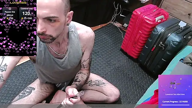 Snapshot of hungbot chatting on 11.20.25 hungbot online show from 11.20.25