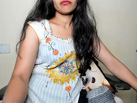 Snapshot of Queen-Bee143 chatting on 03.16.26 Queen-Bee143 online show from 03.16.26