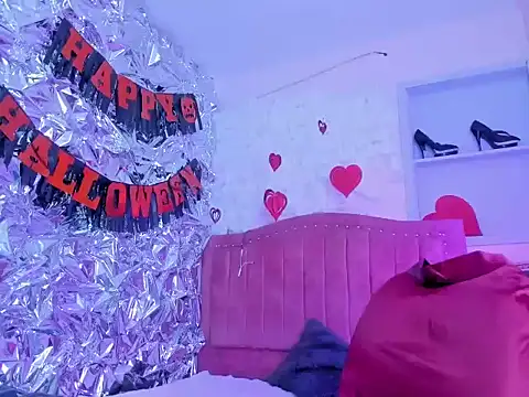 laylahotl online show from 10.20.25