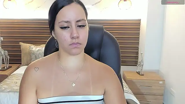 Natasha Kiim  online show from 04.22.26
