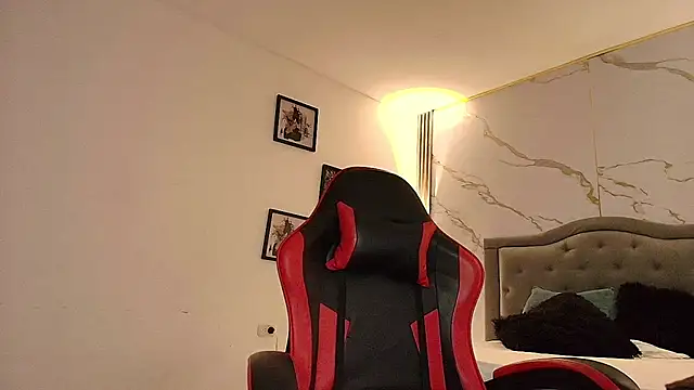 Nina Rouge7 online show from 11.30.25