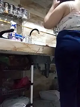 Snapshot of lily_sx chatting on 04.14.26 lily sx online show from 04.14.26