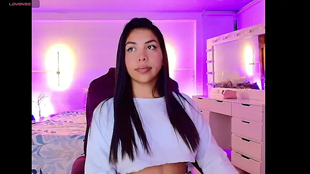 Snapshot of kloe28 chatting on 11.11.25 kloe28 online show from 11.11.25