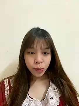 Snapshot of Hanaa07_ chatting on 10.04.25 Hanaa07  online show from 10.04.25