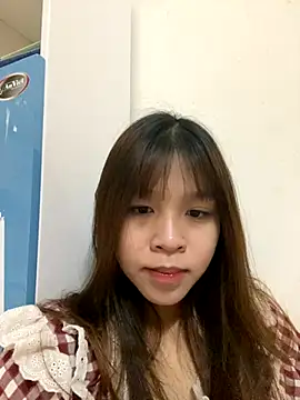 Snapshot of Hanaa07_ chatting on 10.17.25 Hanaa07  online show from 10.17.25