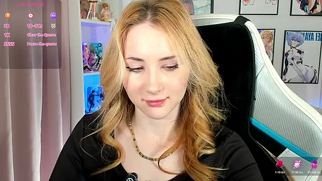 Snapshot of LiraKink chatting on 03.24.26 LiraKink online show from 03.24.26