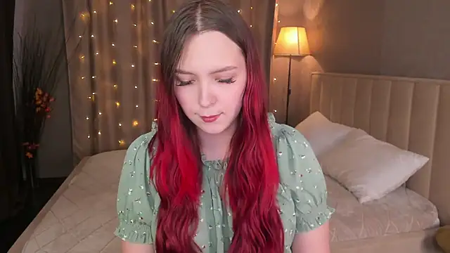 Snapshot of Monica__Queen chatting on 10.13.25 Monica Queen online show from 10.13.25